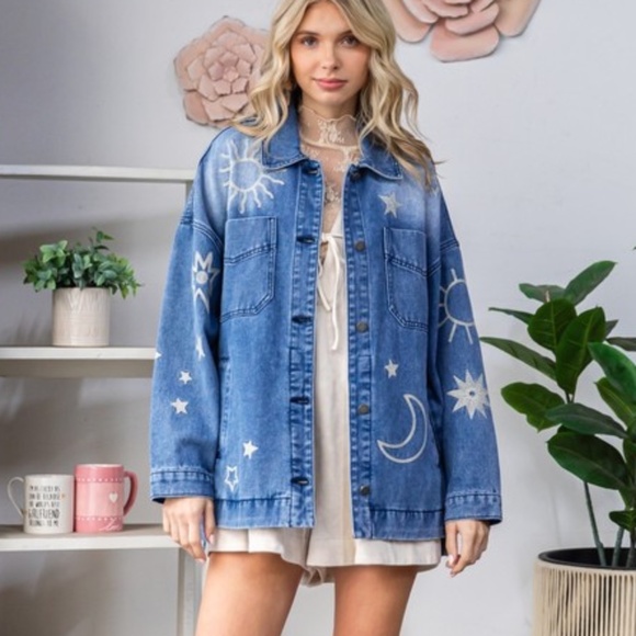 Veveret Medium Wash Sun Star Moon Embroidered Denim Jean Jacket - Picture 3 of 8